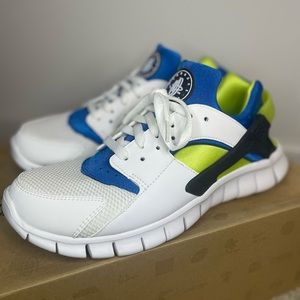 NIKE Huarache Free Run